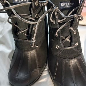 Sperry top sider womans waterproof rubber boots.